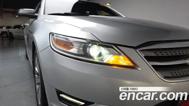 Ford Taurus 2011 thumb 5
