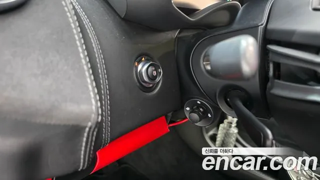 McLaren 570S 2017 thumb 5