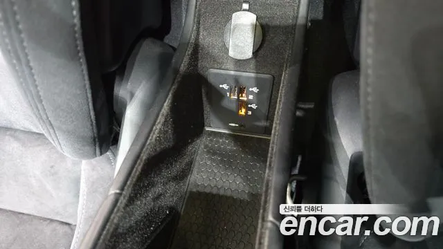 McLaren 570S 2017 thumb 12