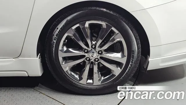 Kia Carnival 2016 thumb 10