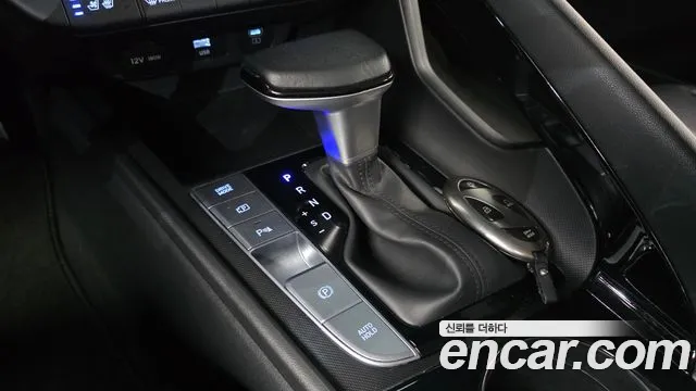 Hyundai Elantra 2023 thumb 3