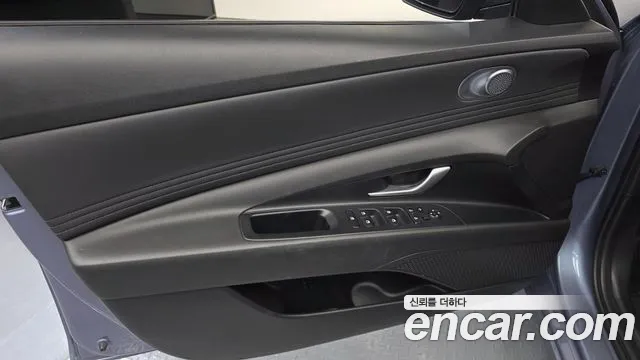 Hyundai Elantra 2023 thumb 7