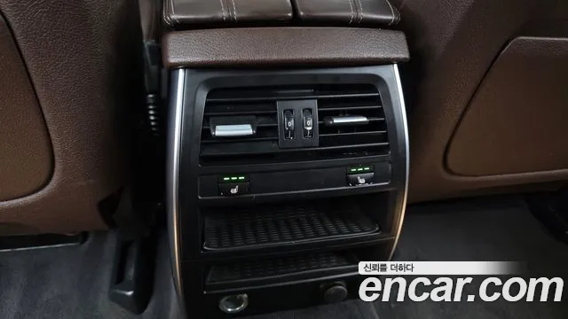 BMW 5 серии Gran Turismo 2015 thumb 5