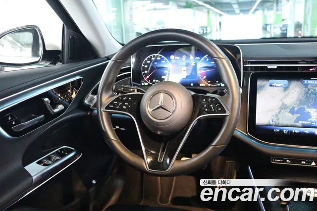 Mercedes-Benz E-Class 2024 thumb 11