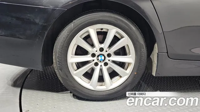 BMW 5 серии 2011 thumb 6