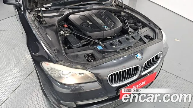 BMW 5 серии 2011 thumb 8