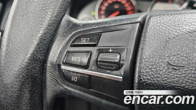 BMW 5 серии 2011 thumb 11