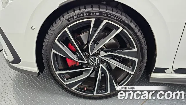 Volkswagen Golf 2023 thumb 9