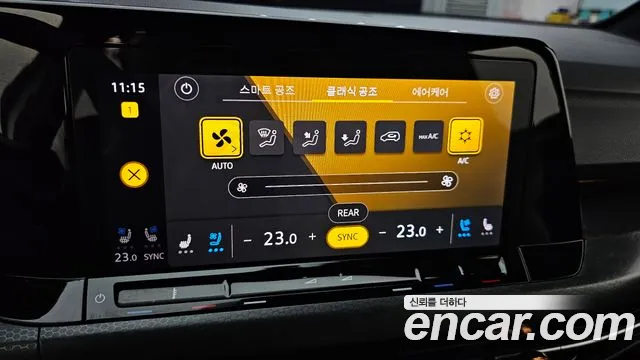 Volkswagen Golf 2023 thumb 2