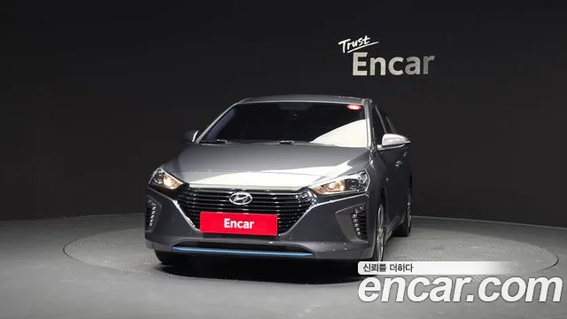 Hyundai Ioniq Hybrid 2017 thumb 11