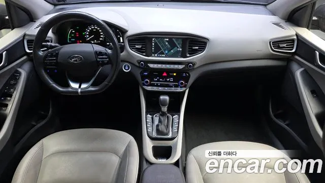 Hyundai Ioniq Hybrid 2017 thumb 8
