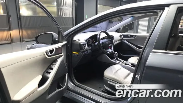 Hyundai Ioniq Hybrid 2017 thumb 7