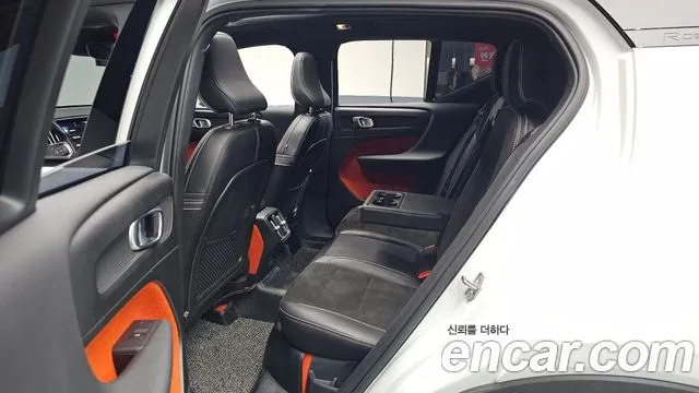 Volvo XC40 2018 thumb 7