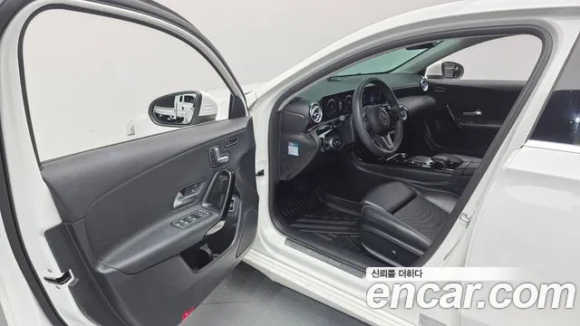 Mercedes-Benz A-Class 2020 thumb 4