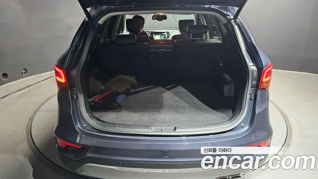 Hyundai Santafe 2017 thumb 2