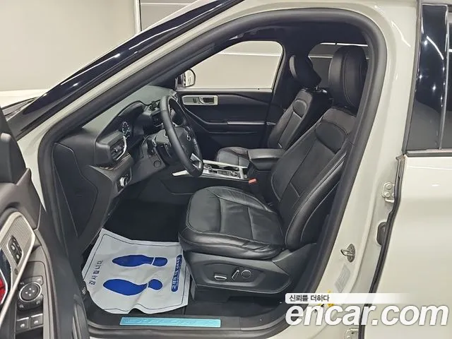 Ford Explorer 2020 thumb 2