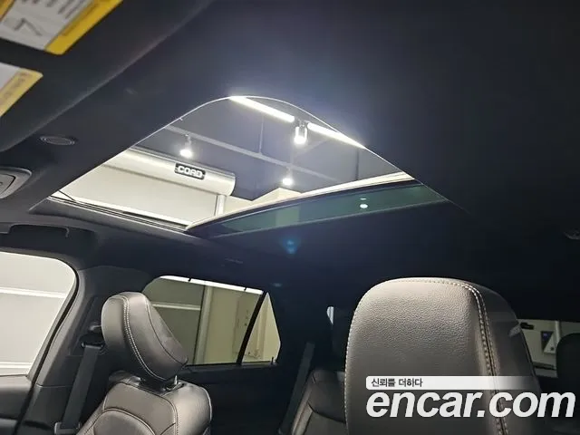 Ford Explorer 2020 thumb 5