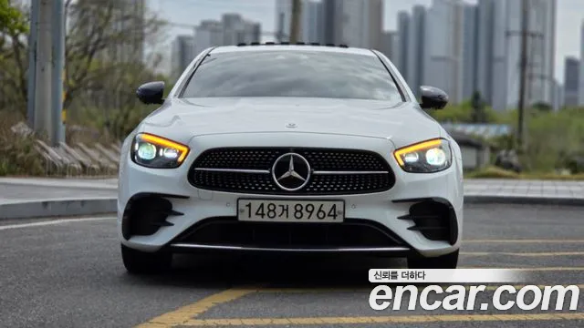 Mercedes-Benz E-Class 2022 thumb 3