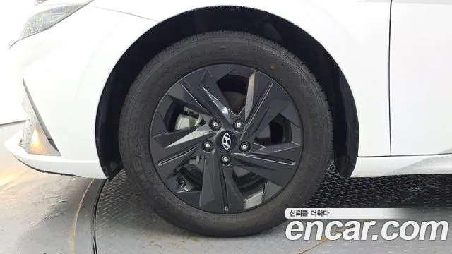 Hyundai Elantra 2023 thumb 8