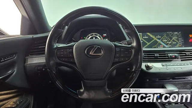 Lexus LS 500 2018 thumb 10