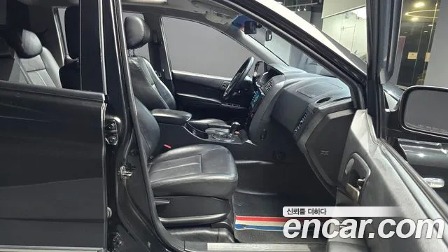 KGM Korando 2015 thumb 9