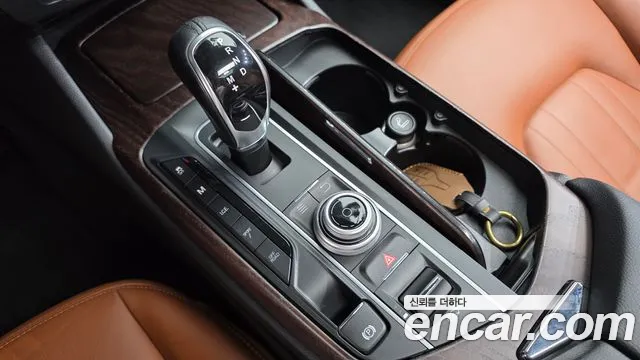 Maserati Levante 2017 thumb 8