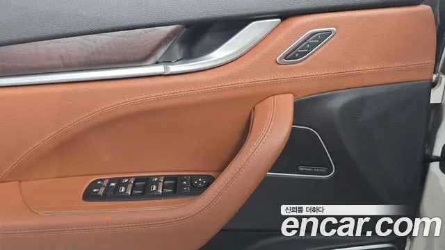 Maserati Levante 2017 thumb 2