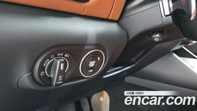 Maserati Levante 2017 thumb 7