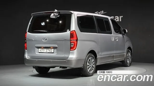 Hyundai Staria 2018 thumb 11