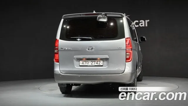 Hyundai Staria 2018 thumb 4
