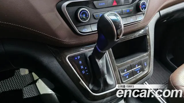 Hyundai Staria 2018 thumb 9