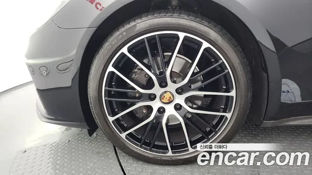 Porsche Panamera 2021 thumb 12