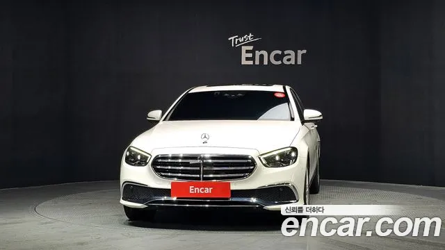 Mercedes-Benz E-Class 2023 thumb 4