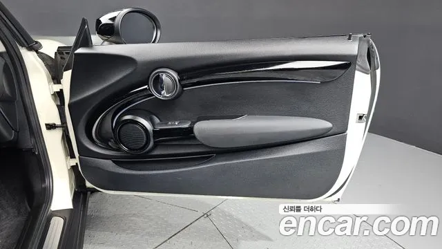 Mini Cooper 2021 thumb 2