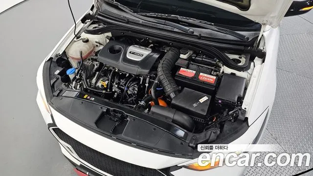 Hyundai Avante 2016 thumb 5