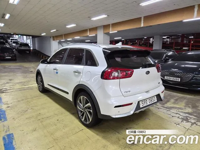 Kia Niro 2016 thumb 4