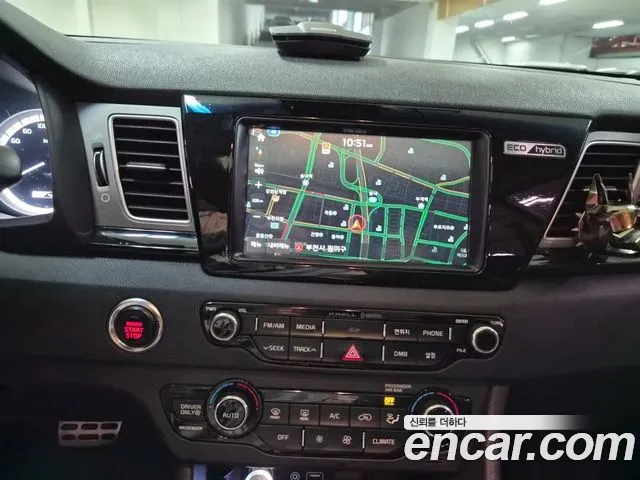 Kia Niro 2016 thumb 7