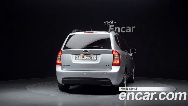 Kia Carens 2010 thumb 8