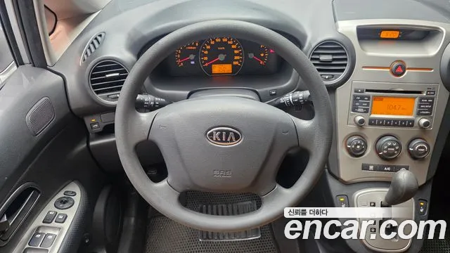 Kia Carens 2010 thumb 7