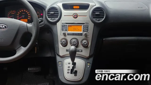 Kia Carens 2010 thumb 6