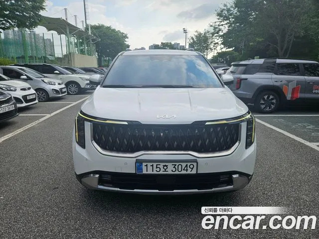 Kia Carnival 2024 thumb 4