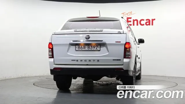 KGM Korando 2015 thumb 12