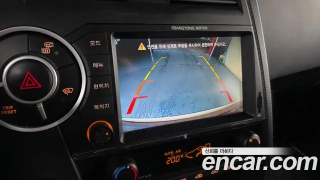 KGM Korando 2015 thumb 7