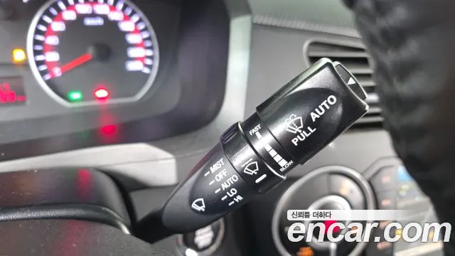 KGM Korando 2015 thumb 8