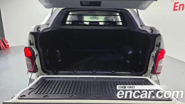 KGM Korando 2015 thumb 6