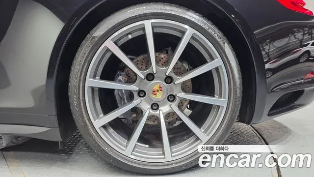 Porsche 911 2016 thumb 5