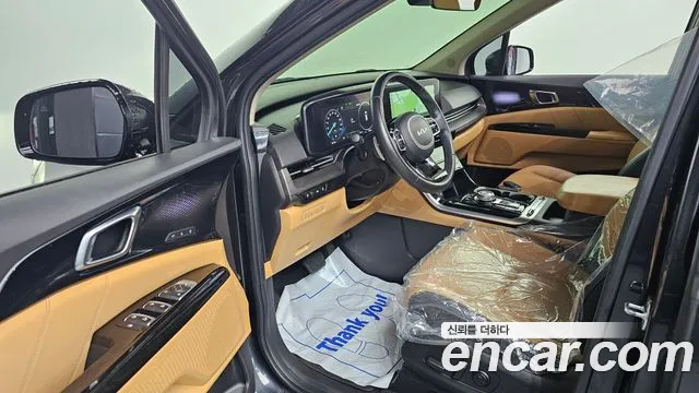 Kia Carnival 2023 thumb 3
