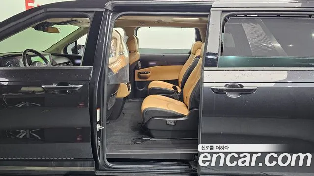 Kia Carnival 2023 thumb 9