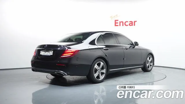 Mercedes-Benz E-Class 2017 thumb 5