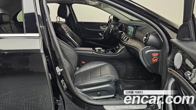 Mercedes-Benz E-Class 2017 thumb 7